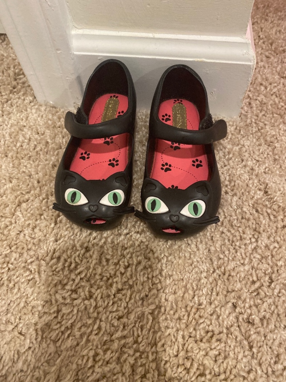 Mini Melissa size 7 black cat shoes